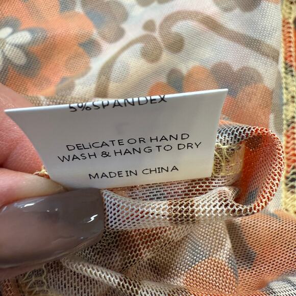 Women's Lil Bee's Bohemian Orange Cream‎ Retro Floral Graphic Sheer Top Sz M NEW - Picture 2 of 8